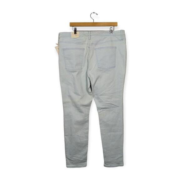 Universal Thread Light Wash Denim High Rise Skinny Jeans - Picture 2 of 9